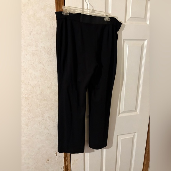 Chaus Women's Elegant Black Straight Leg Trousers size Large with stretchy band. - Picture 3 of 4